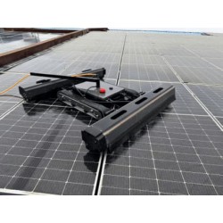 Robot de limpieza de paneles solares